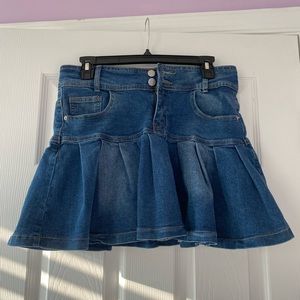 pleated denim mini skirt 💙